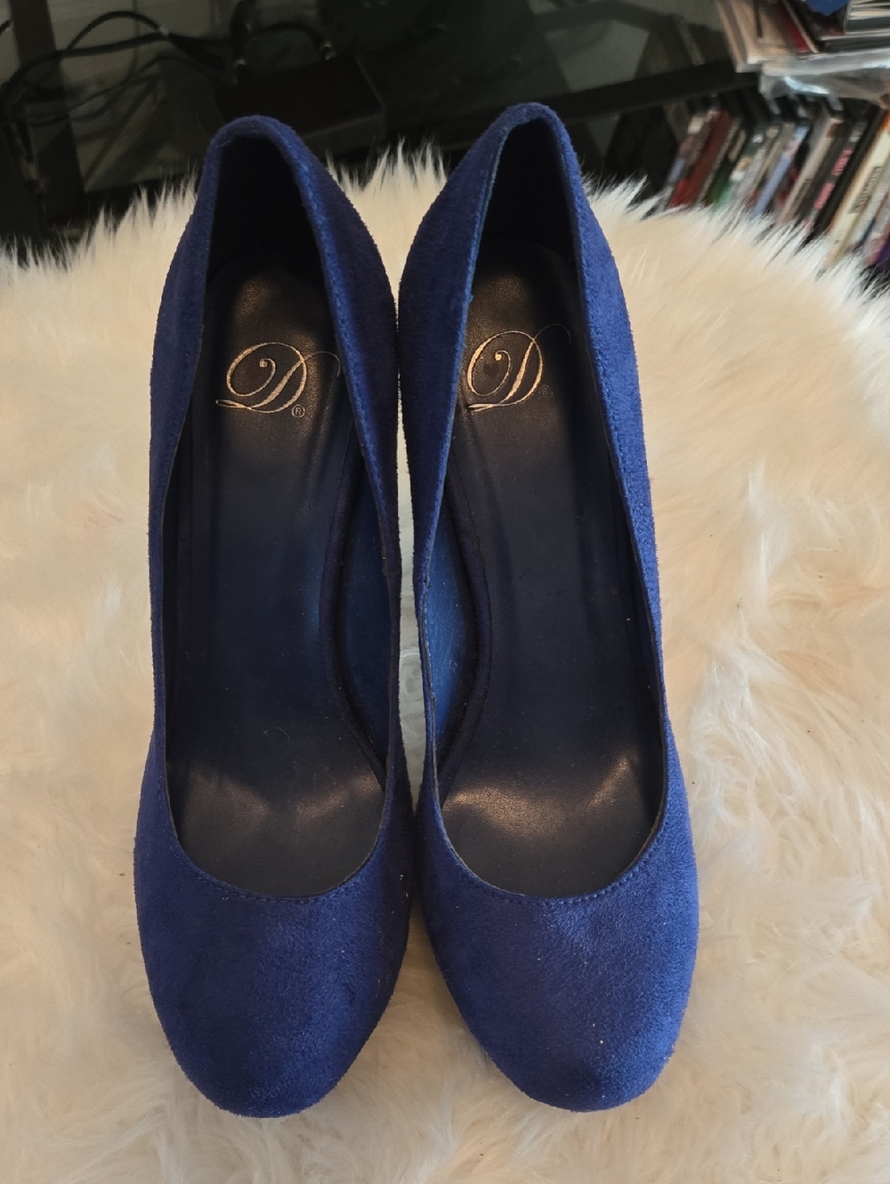 SD Collection Navy Blue Suede Round-Toe Heels